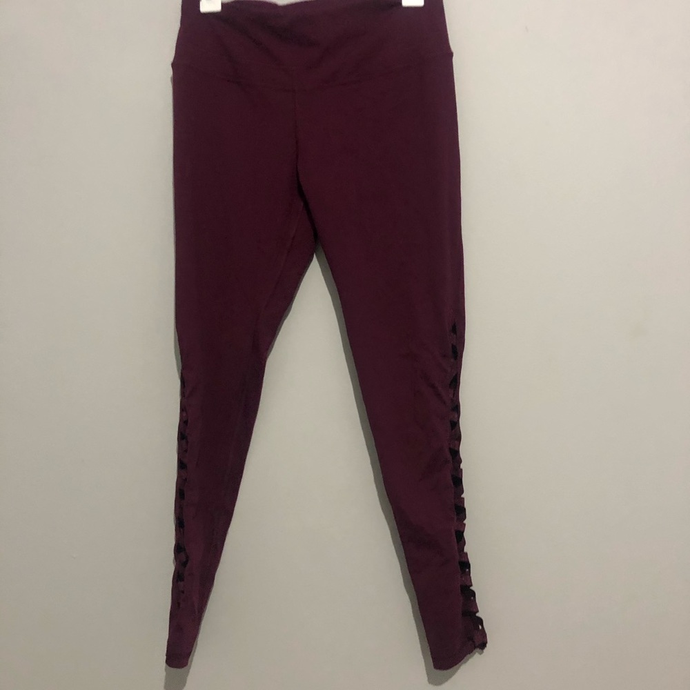 Maroon VS cutout leggings